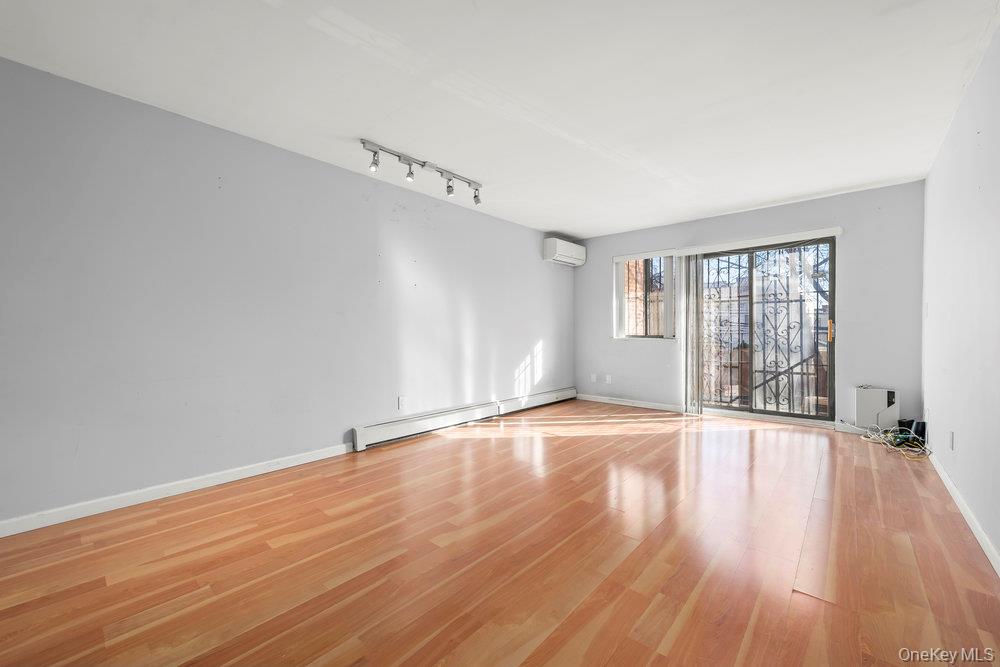 #9 photo, 86-27 57th Avenue, কুইন্‌স Elmhurst , NY 11373