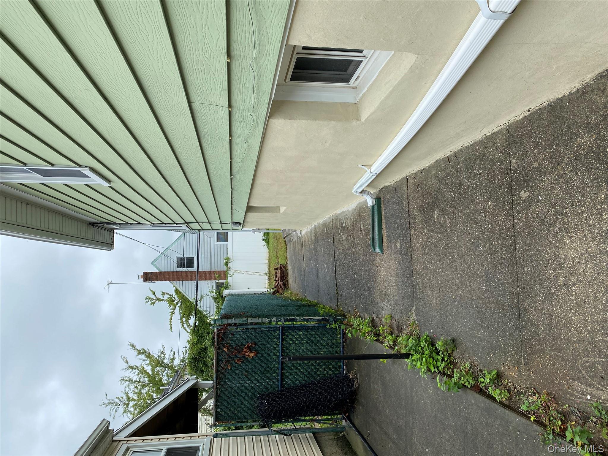 #16 photo, 81-46 266 St, Glen Oaks , NY 11004