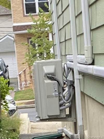 #17 photo, 81-46 266 St, Glen Oaks , NY 11004