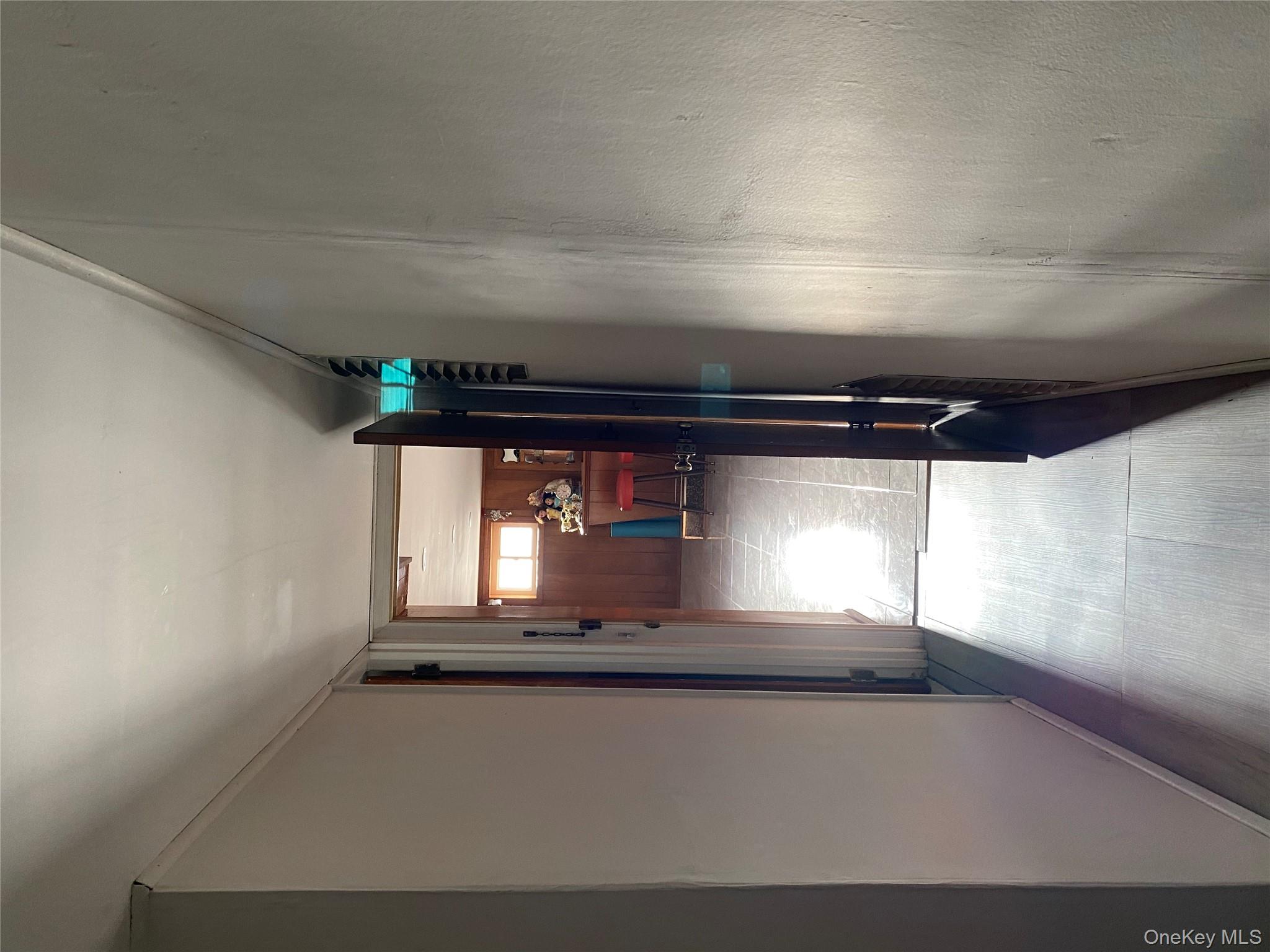 #4 photo, 81-46 266 St, Glen Oaks , NY 11004