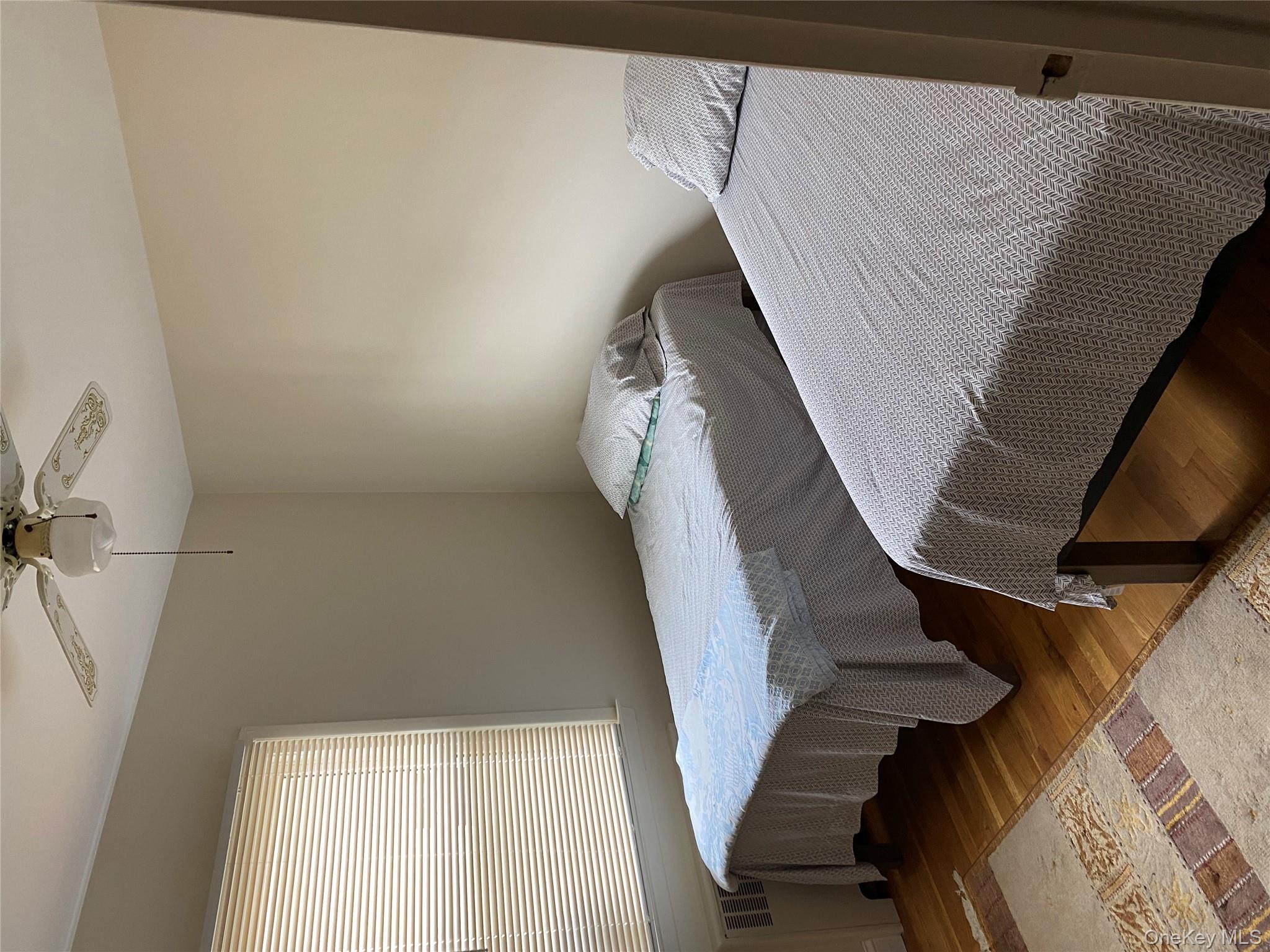 #8 photo, 81-46 266 St, Glen Oaks , NY 11004