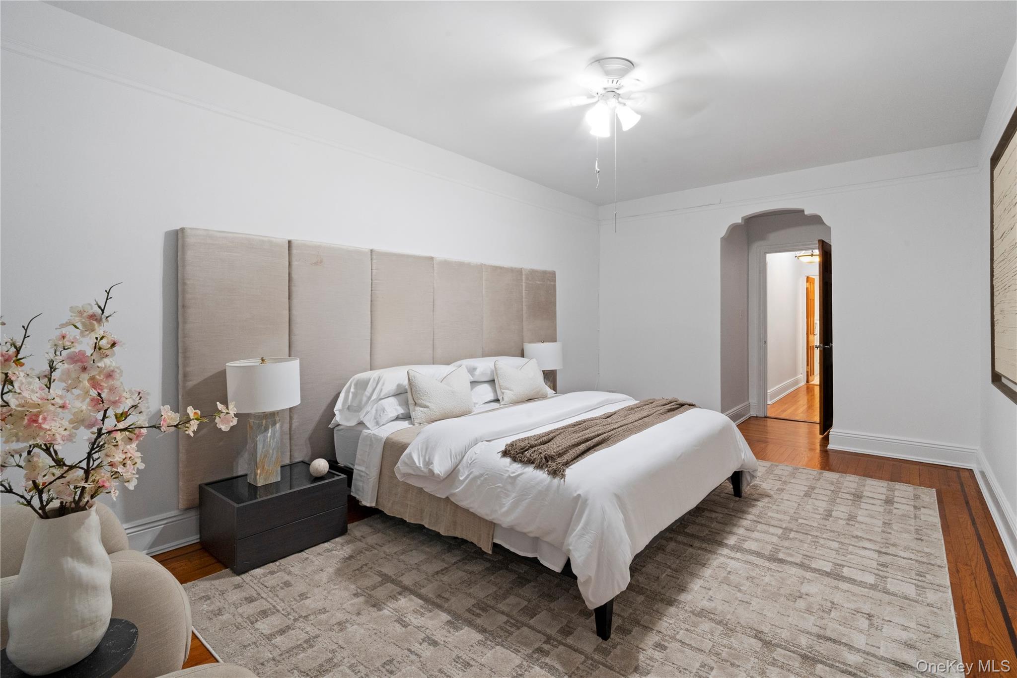 #11 photo, 11021 73rd Road, كوينز Forest Hills , NY 11375