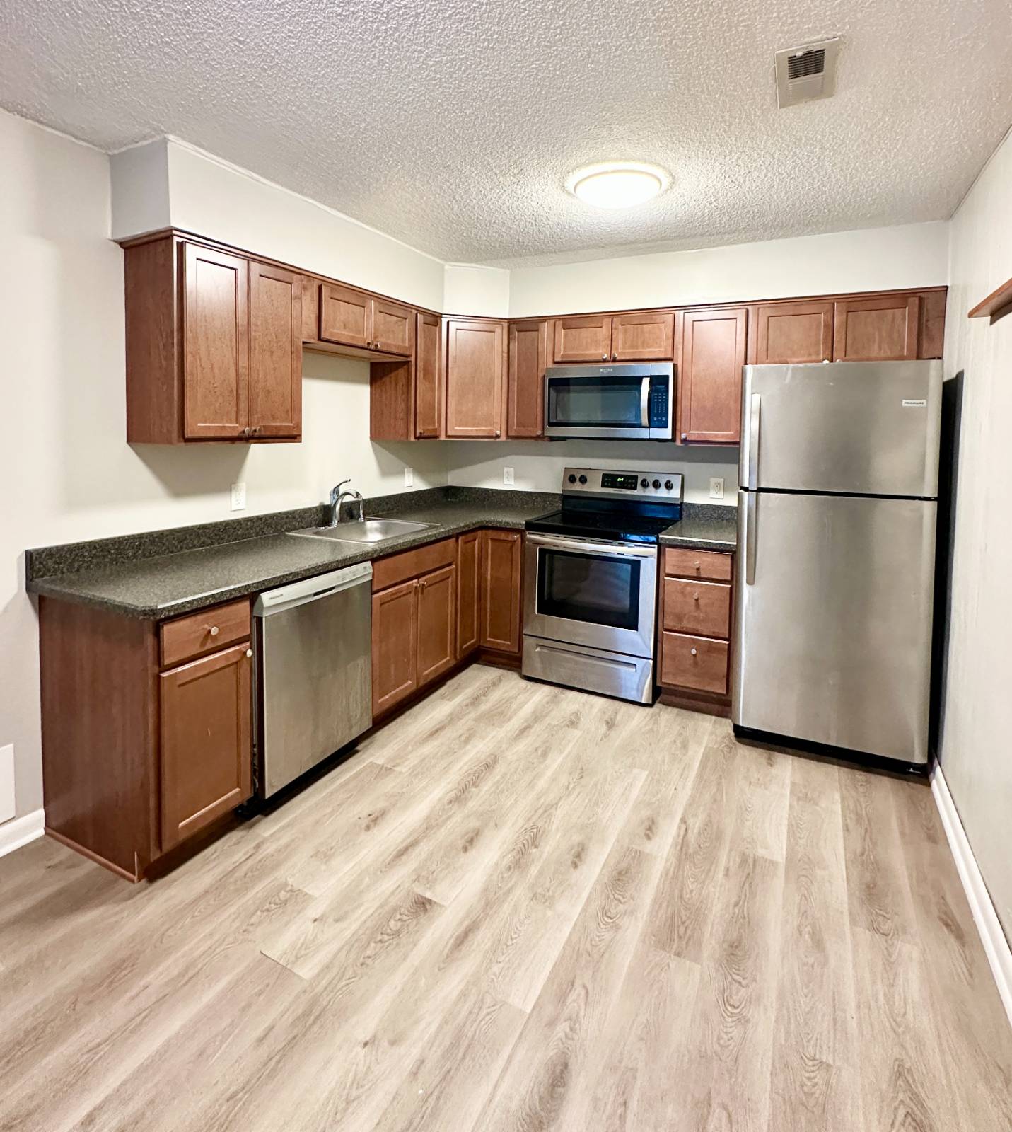 #1 photo, 1552 Helderberg Ave, #13, Rotterdam , NY 12306