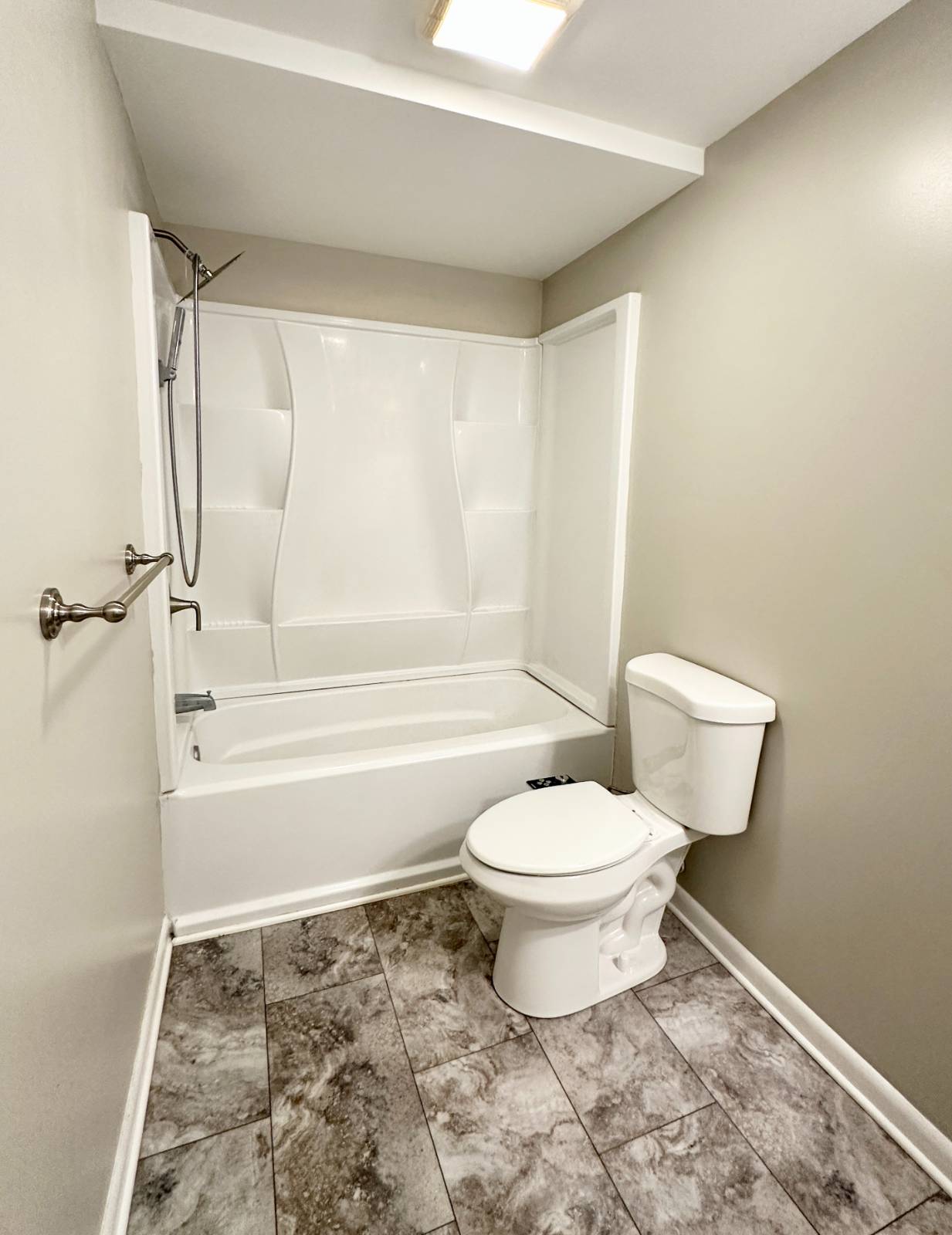 #14 photo, 1552 Helderberg Ave, #13, Rotterdam , NY 12306