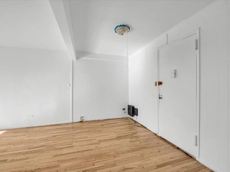 #6 photo, 877 Bay Ridge Ave, #3H, Dyker Heights , NY 11220