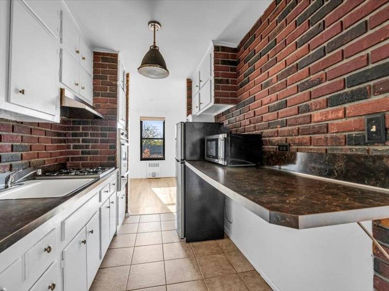 #8 photo, 877 Bay Ridge Ave, #3H, Dyker Heights , NY 11220