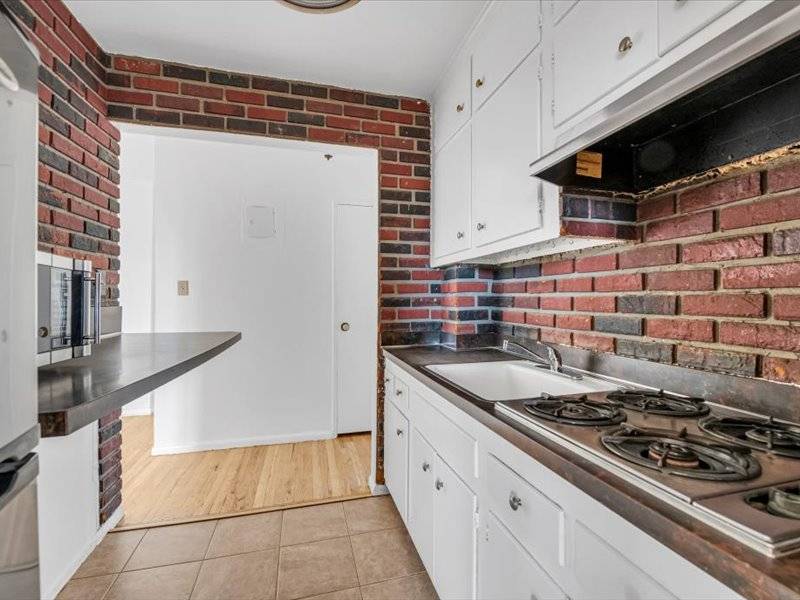 #9 photo, 877 Bay Ridge Ave, #3H, Dyker Heights , NY 11220