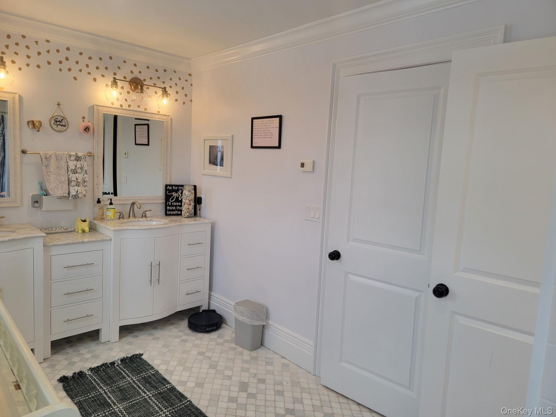 #14 photo, 9 Floral Lane, 東長島 圣占士 Saint James , NY 11780