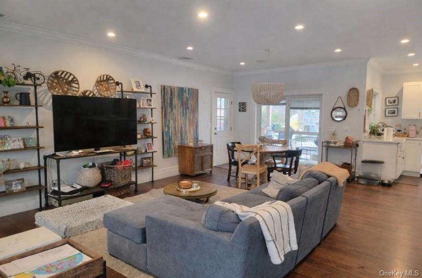 #4 photo, 9 Floral Lane, 東長島 圣占士 Saint James , NY 11780