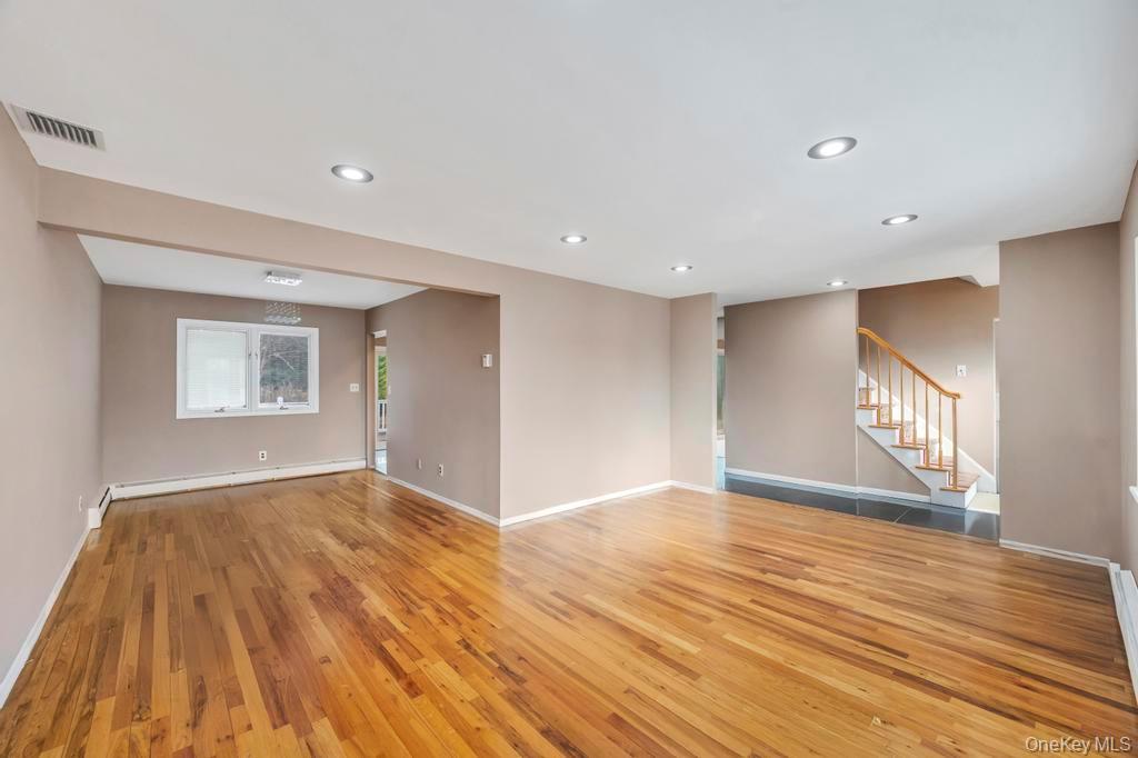 #11 photo, 7 Carto Circle, Deer Park , NY 11729