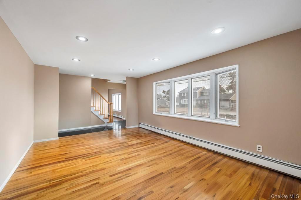 #12 photo, 7 Carto Circle, Deer Park , NY 11729