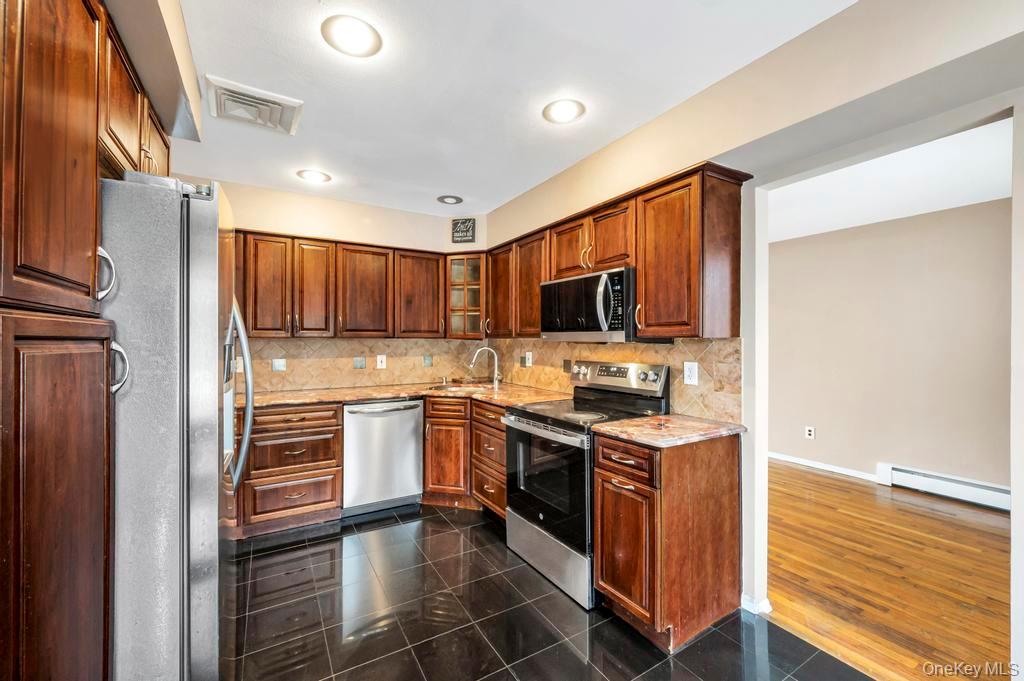 #18 photo, 7 Carto Circle, Deer Park , NY 11729