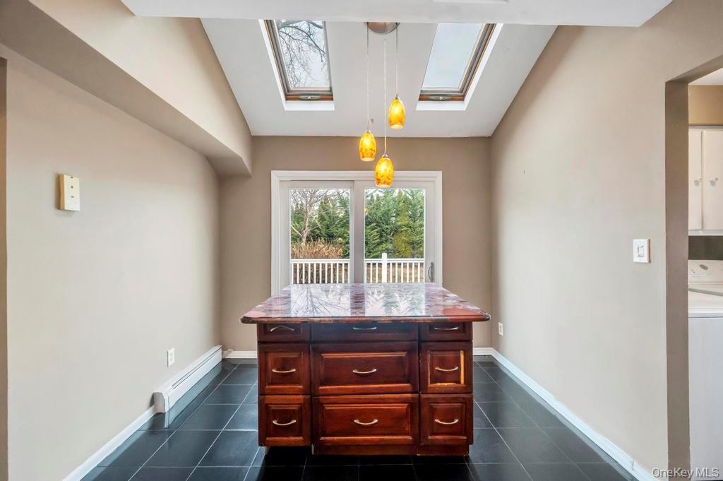 #19 photo, 7 Carto Circle, Deer Park , NY 11729