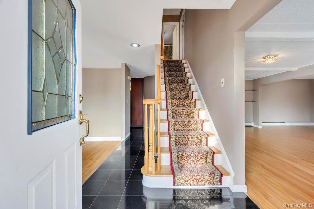 #5 photo, 7 Carto Circle, Deer Park , NY 11729