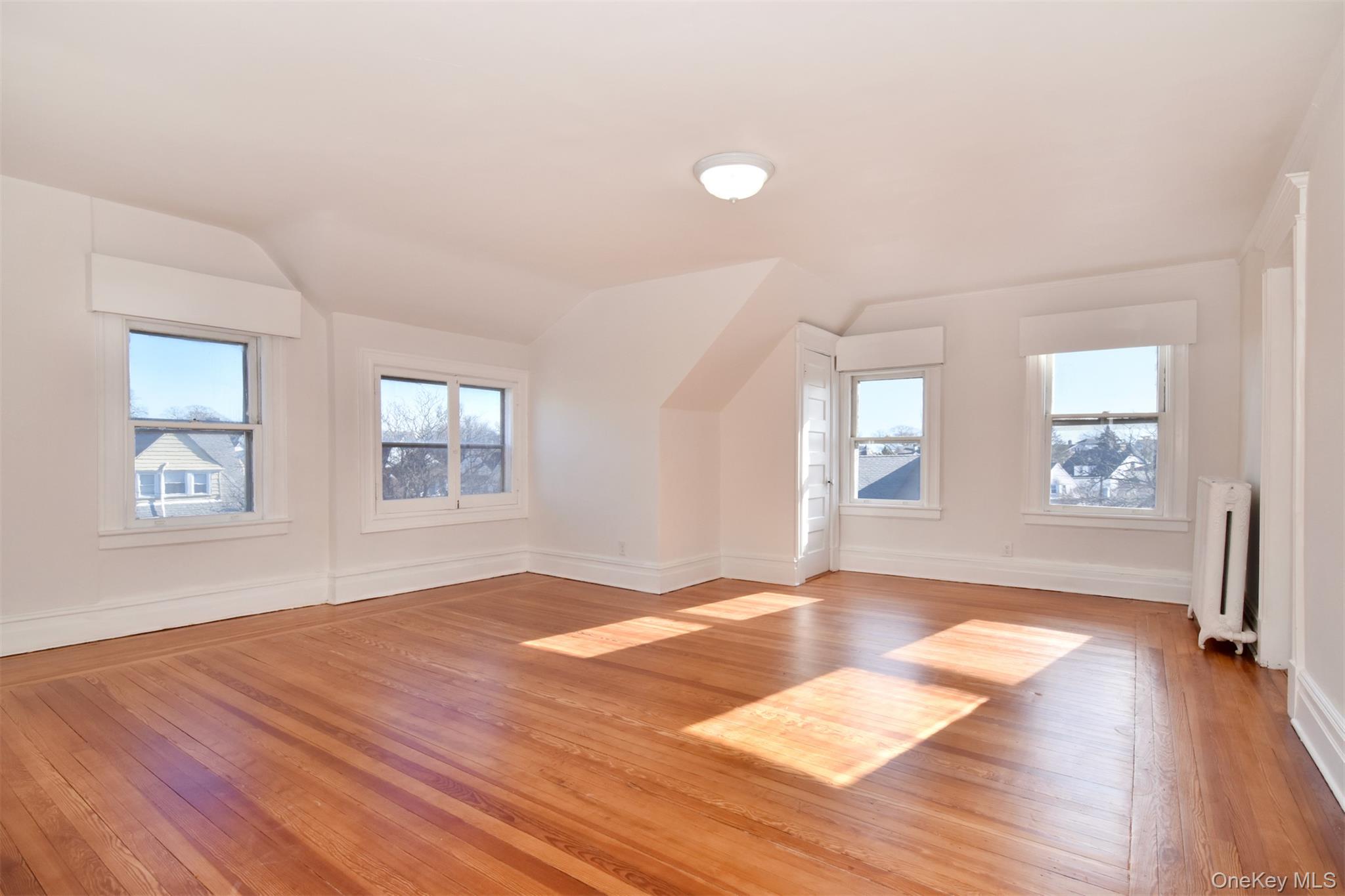 #3 photo, 132 Rich Avenue, Mount Vernon , NY 10550