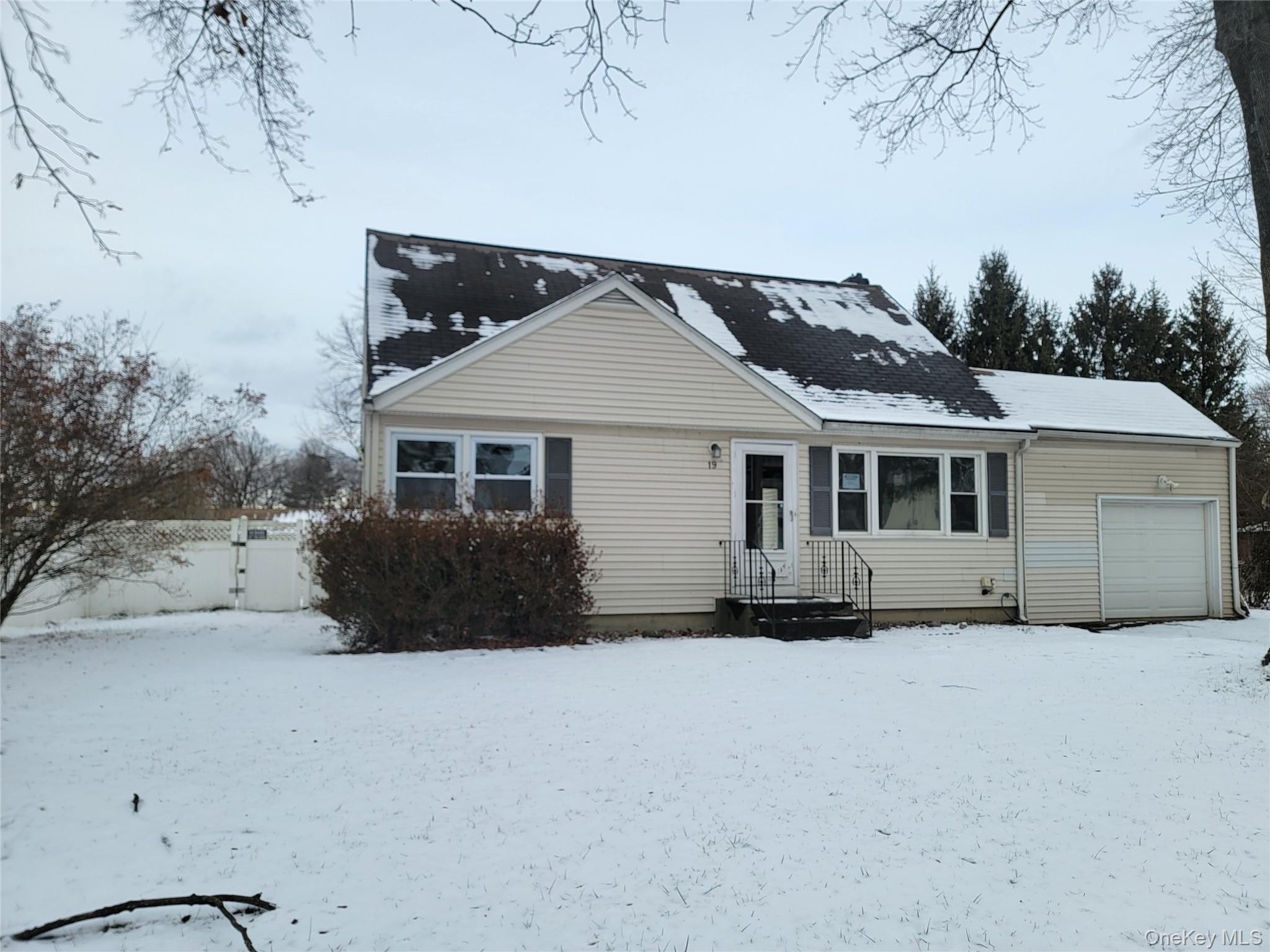 #1 photo, 19 Essex Road, Poughkeepsie , NY 12601