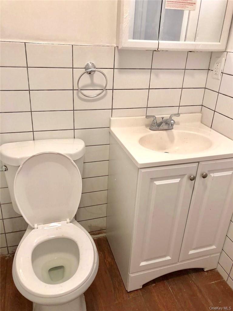 #10 photo, 1823 Amethyst Street, Bronx , NY 10462