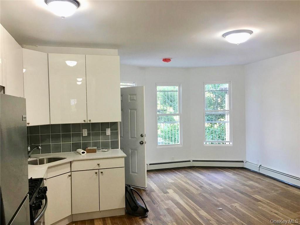 #16 photo, 1823 Amethyst Street, Bronx , NY 10462