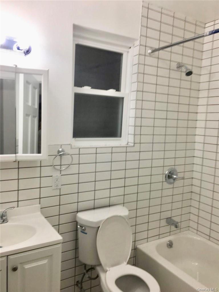 #17 photo, 1823 Amethyst Street, Bronx , NY 10462