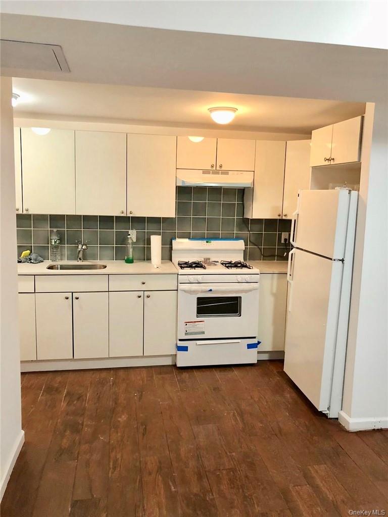 #2 photo, 1823 Amethyst Street, Bronx , NY 10462