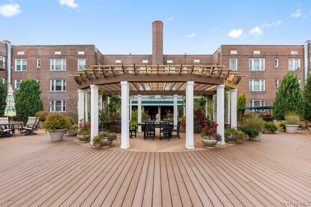 #12 photo, 2 Overlook  Road, White Plains , NY 10605