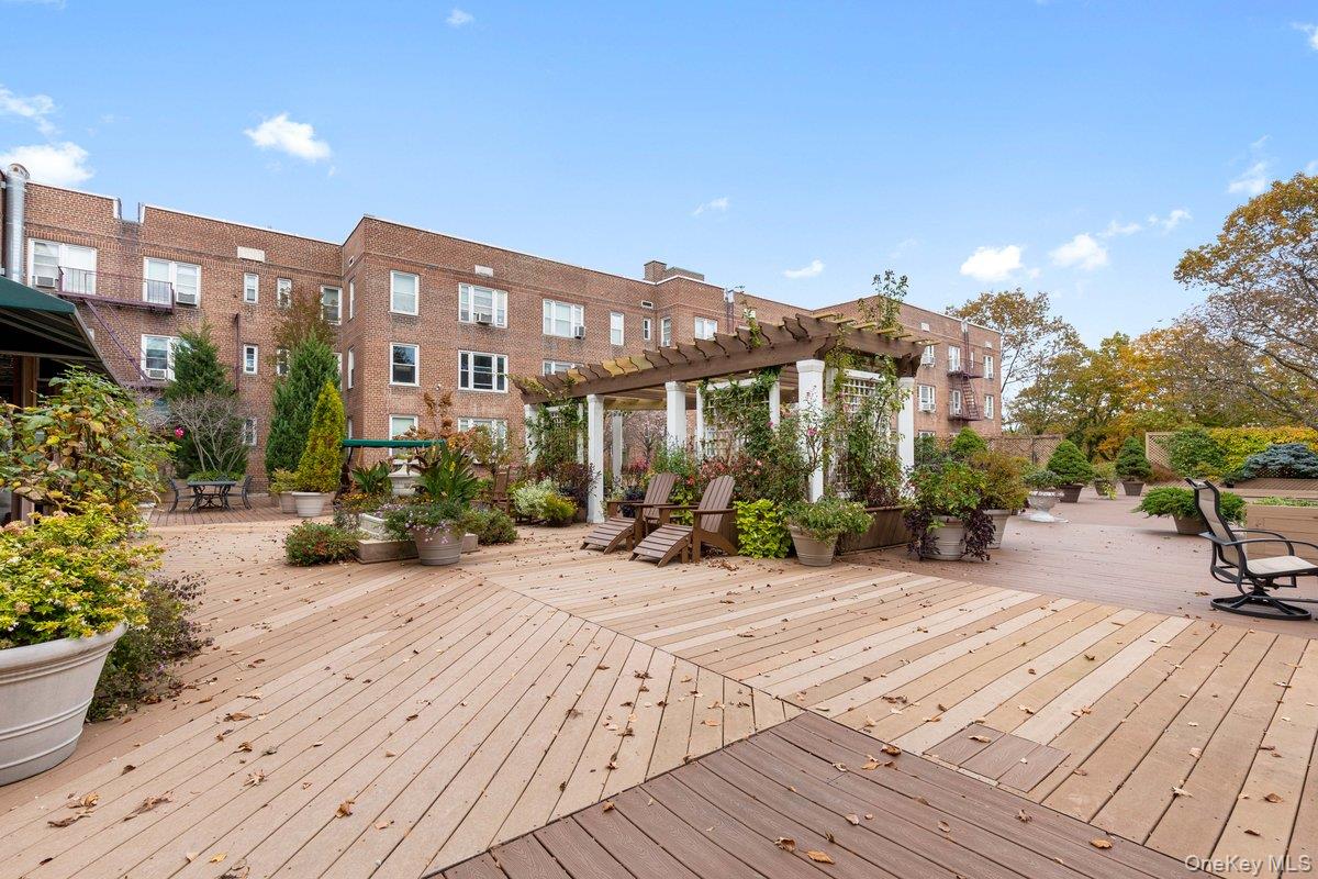 #13 photo, 2 Overlook  Road, White Plains , NY 10605