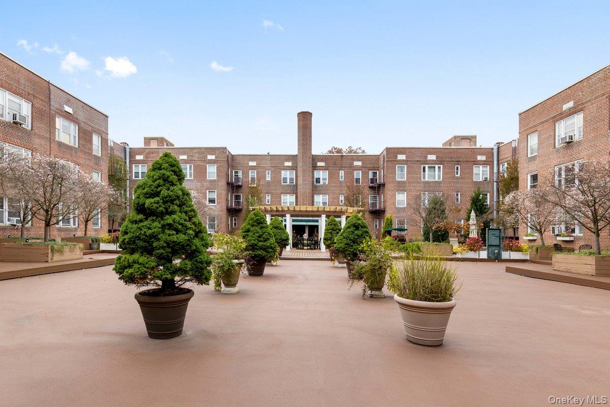 #15 photo, 2 Overlook  Road, White Plains , NY 10605