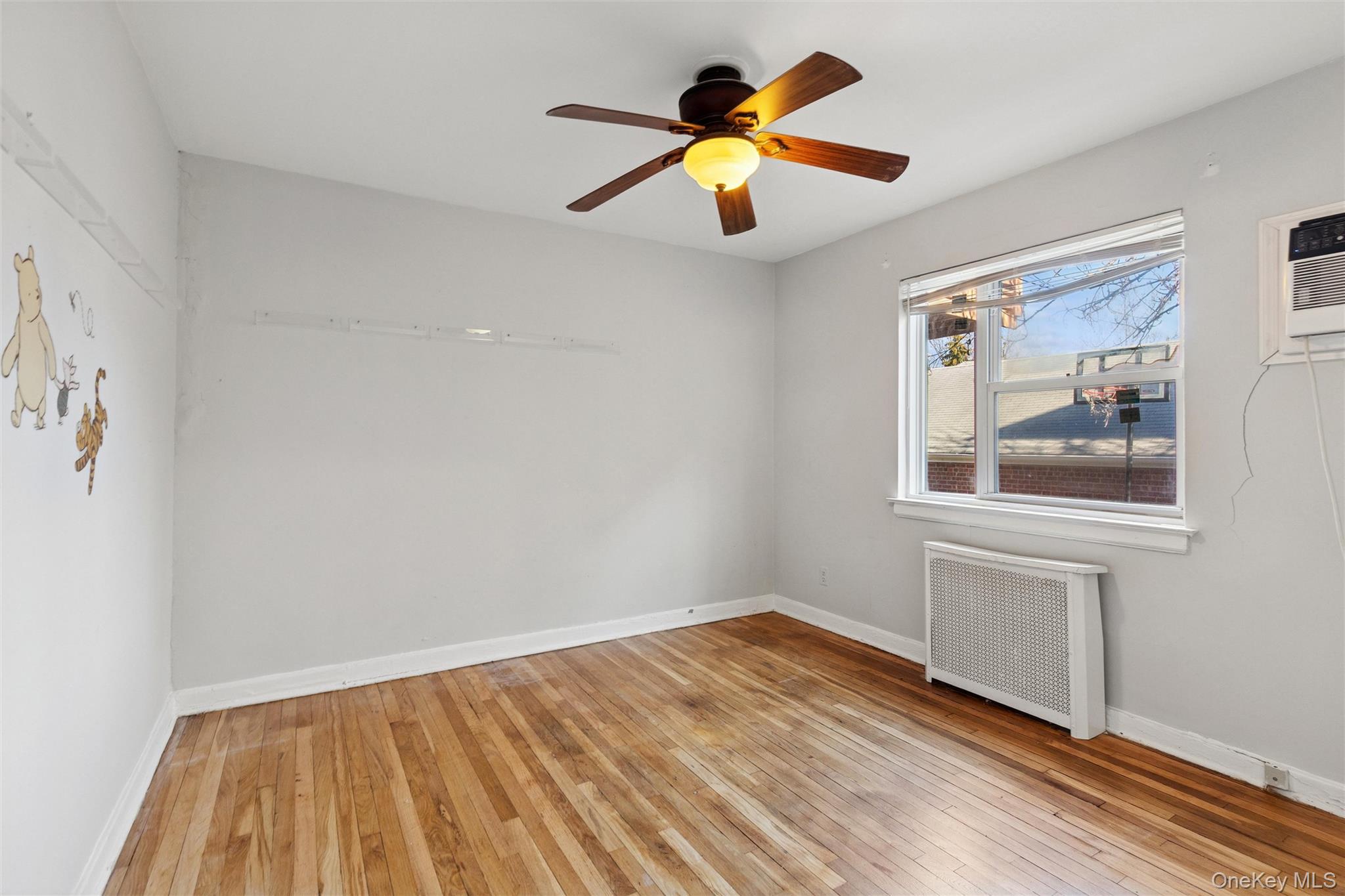 #4 photo, 255-02 73rd Avenue, Куинс ‖ Glen Oaks , NY 11004