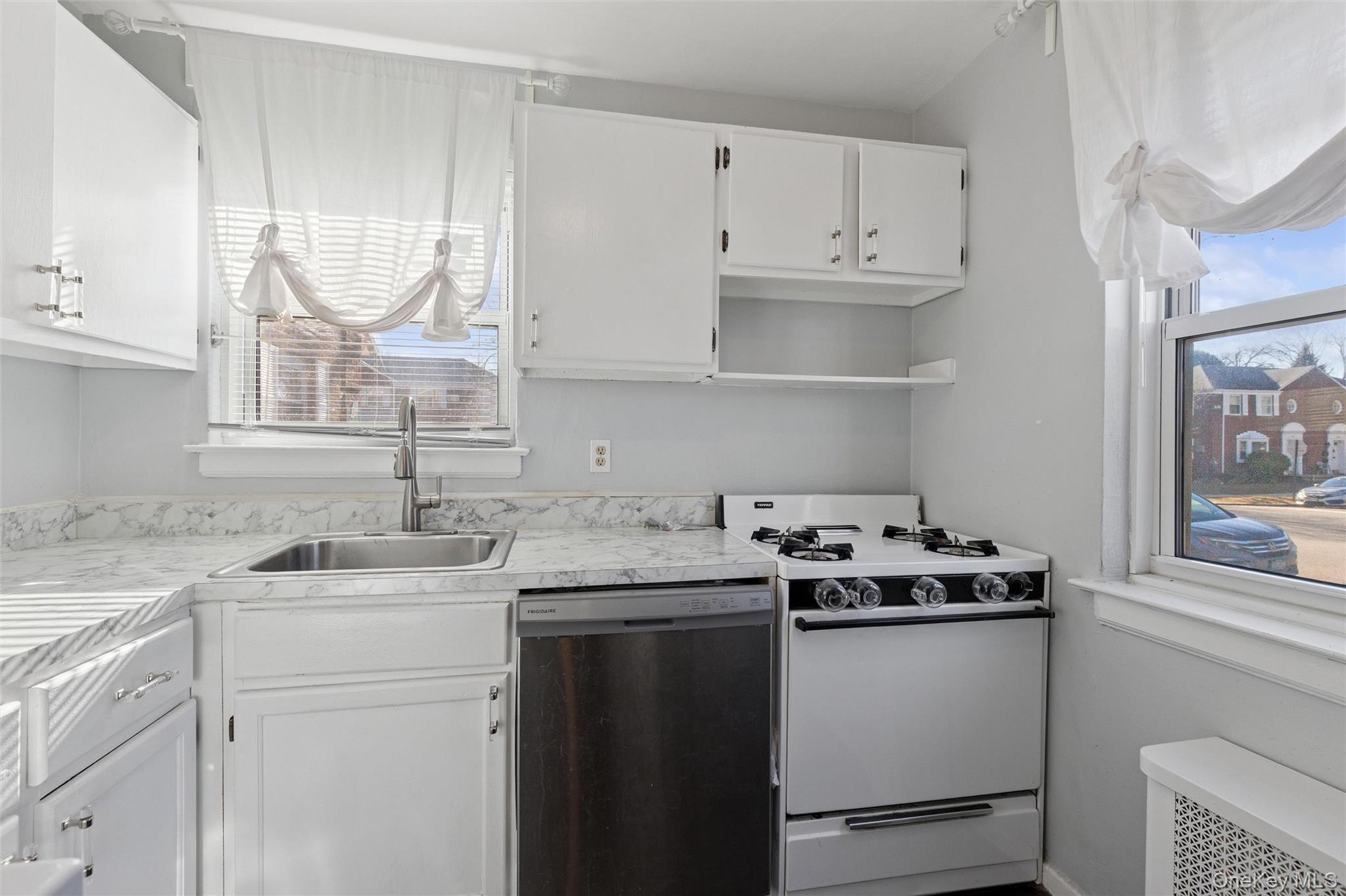 #7 photo, 255-02 73rd Avenue, Куинс ‖ Glen Oaks , NY 11004