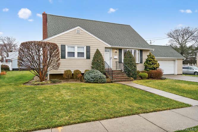 #2 photo, 400 Foch Boulevard, Mineola , NY 11501