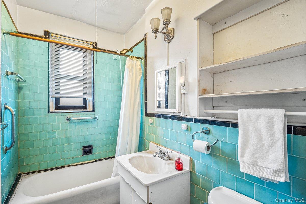 #8 photo, 77-16 Austin Street, Forest Hills , NY 11375