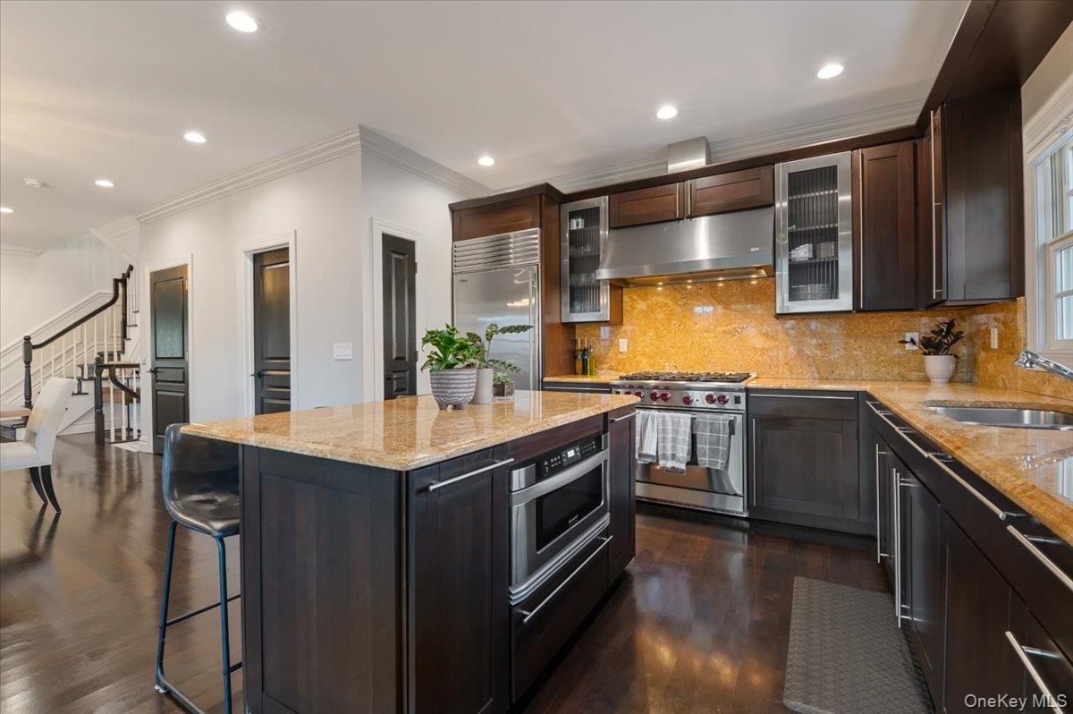 #11 photo, 32 The Preserve, Woodbury , NY 11797