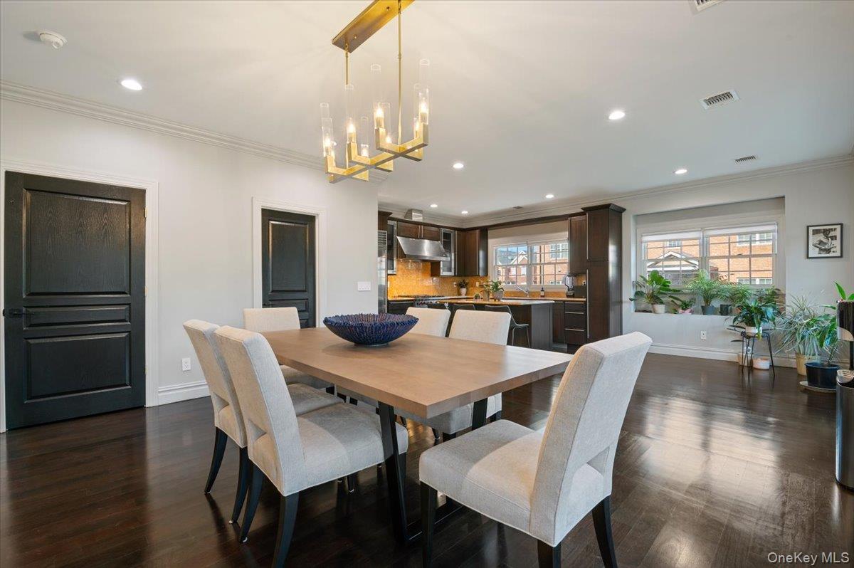 #12 photo, 32 The Preserve, Woodbury , NY 11797