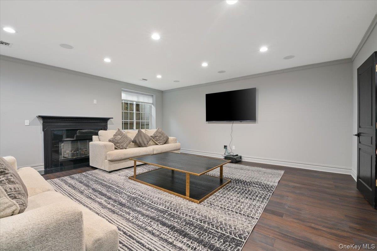 #14 photo, 32 The Preserve, Woodbury , NY 11797