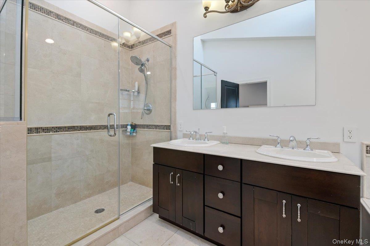 #20 photo, 32 The Preserve, Woodbury , NY 11797