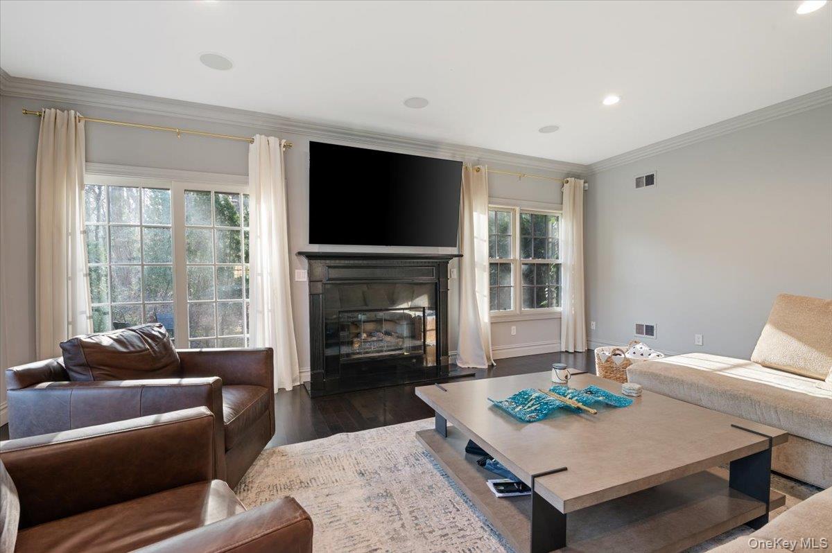 #4 photo, 32 The Preserve, Woodbury , NY 11797