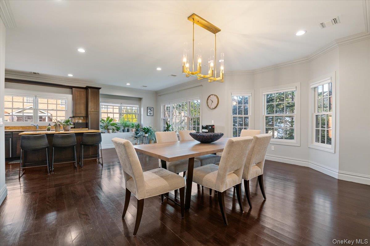 #8 photo, 32 The Preserve, Woodbury , NY 11797