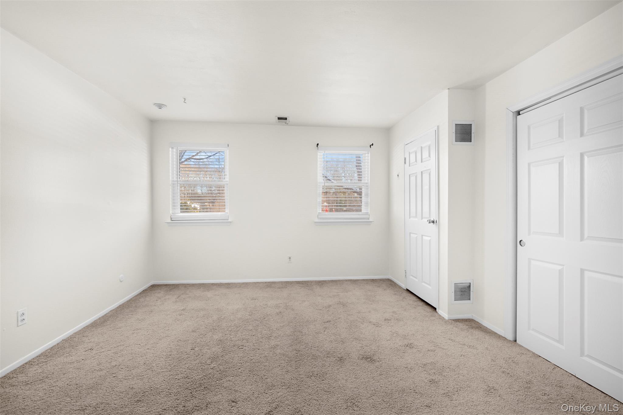 #15 photo, 64 Artist Lake Drive, Саффолк ‖ Middle Island , NY 11953