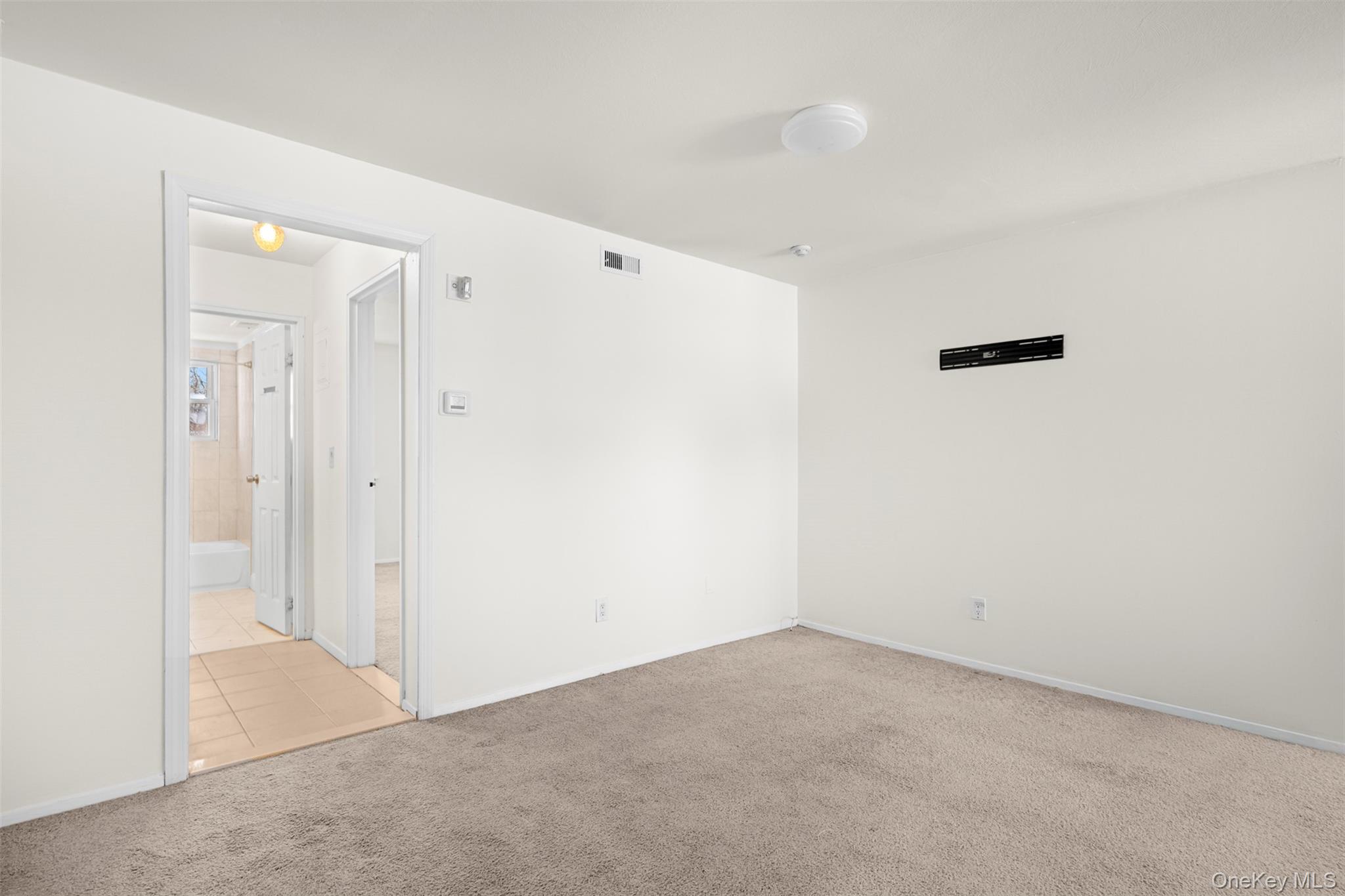 #20 photo, 64 Artist Lake Drive, Саффолк ‖ Middle Island , NY 11953