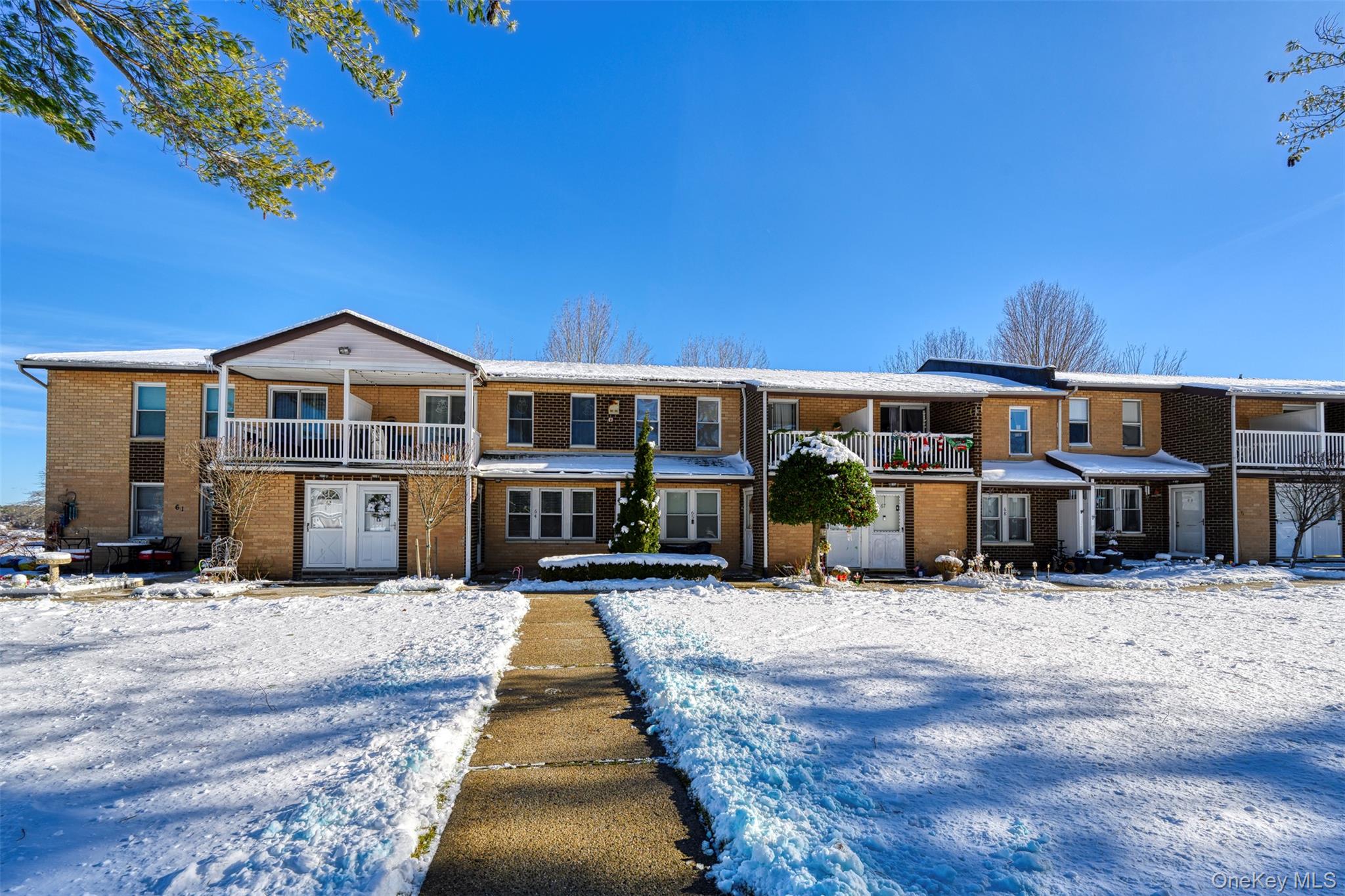 #3 photo, 64 Artist Lake Drive, Саффолк ‖ Middle Island , NY 11953