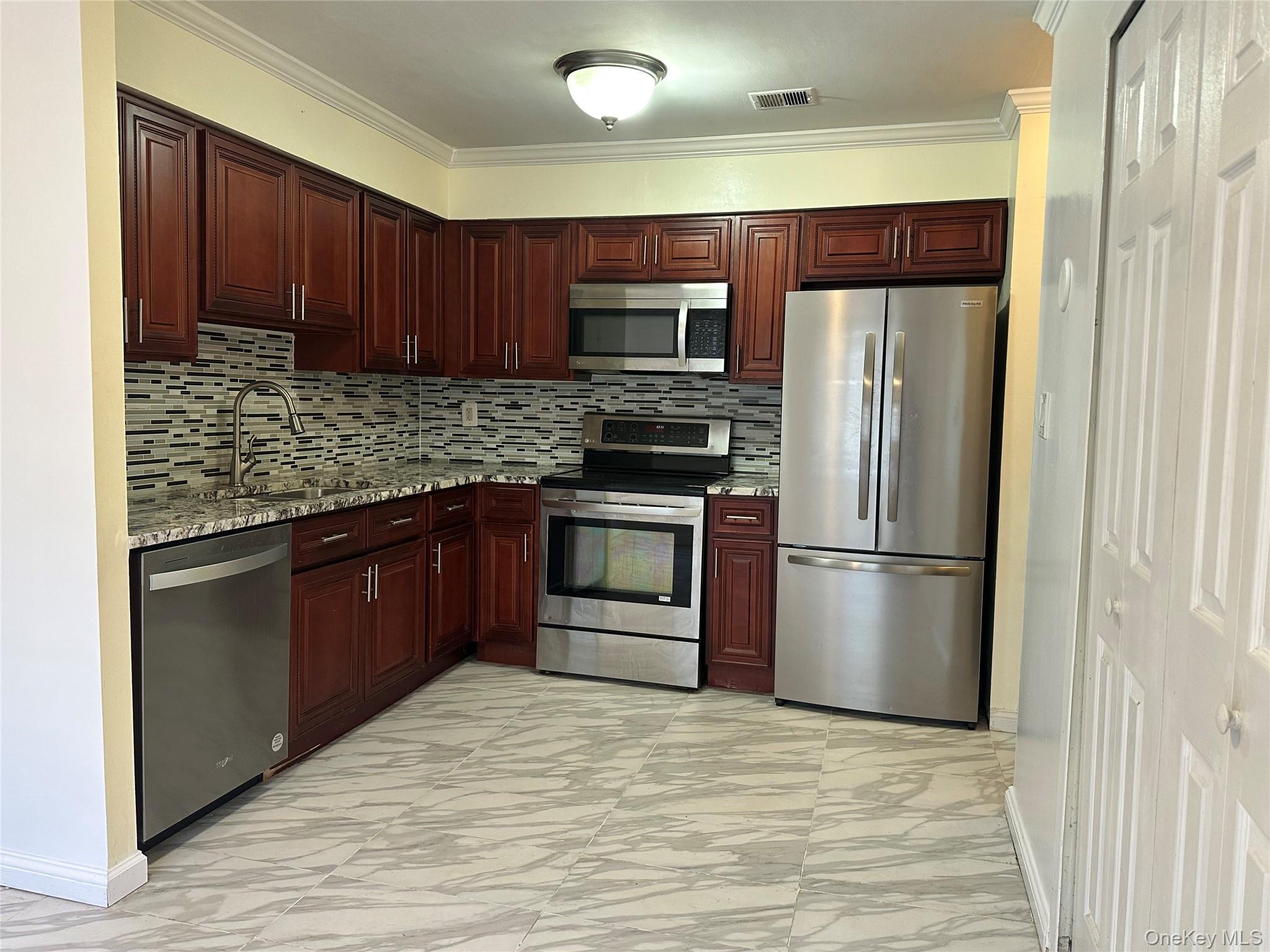 #1 photo, 216 Springmeadow Drive, Holbrook , NY 11741