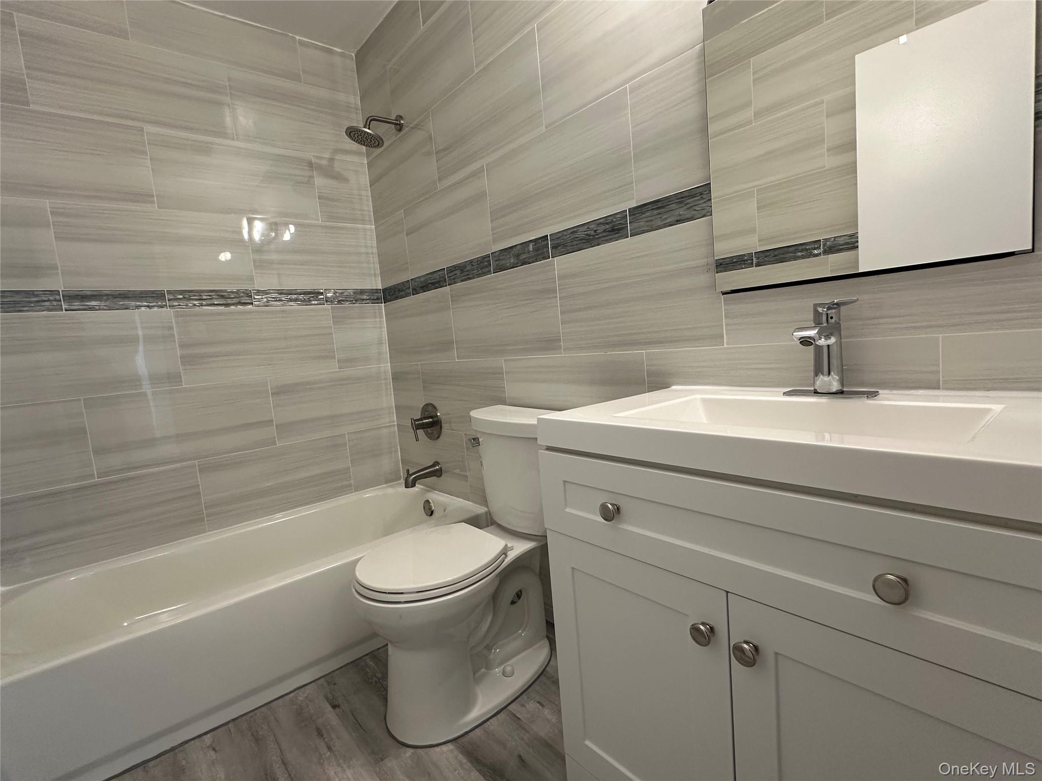 #6 photo, 216 Springmeadow Drive, Holbrook , NY 11741