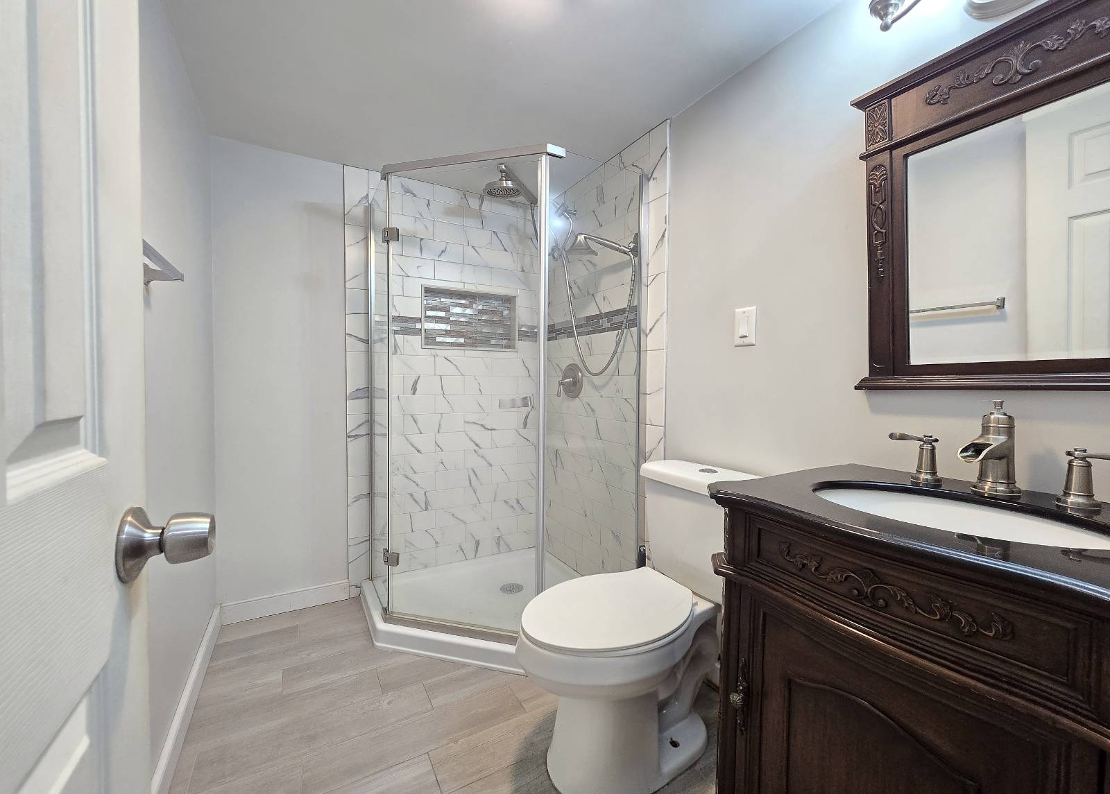 #17 photo, 116 Bellport Ave, Bellport , NY 11713