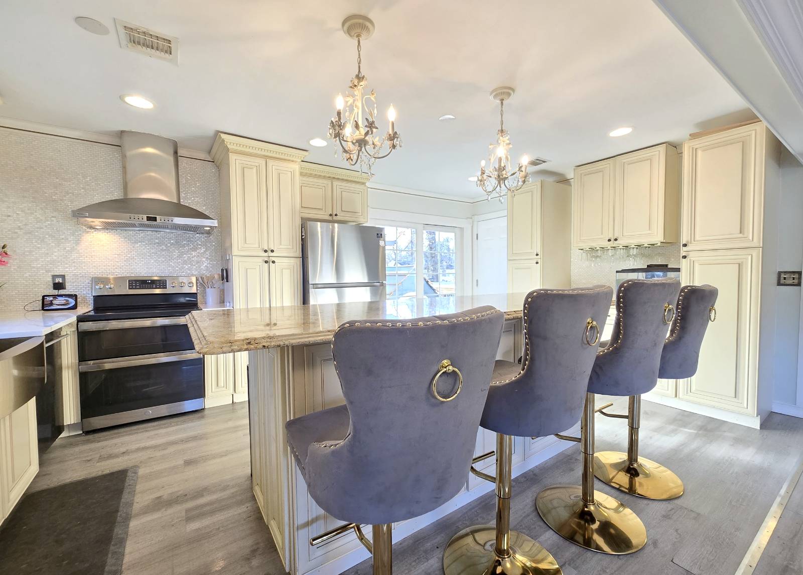 #4 photo, 116 Bellport Ave, Bellport , NY 11713