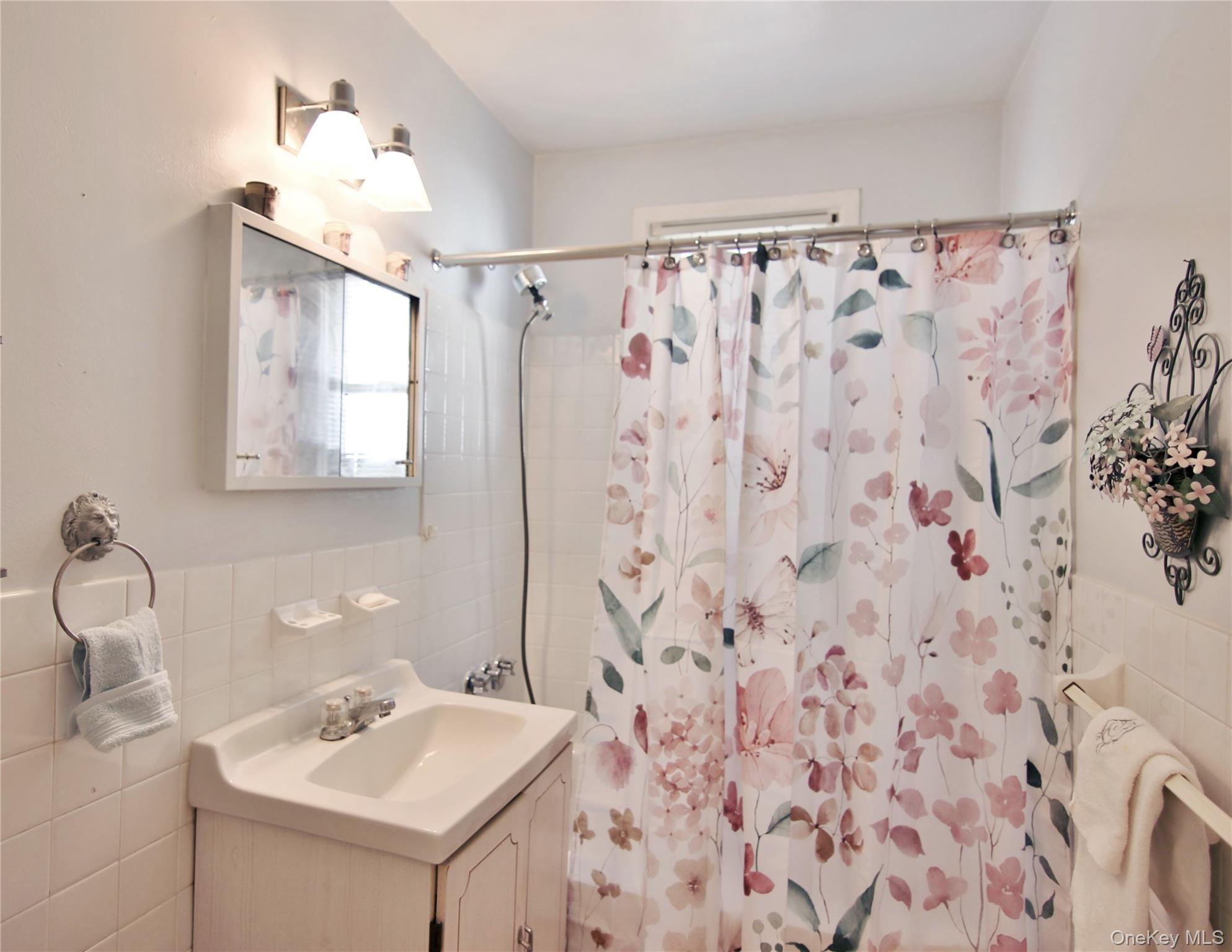 #16 photo, 39 Avon Circle, Rye Brook , NY 10573