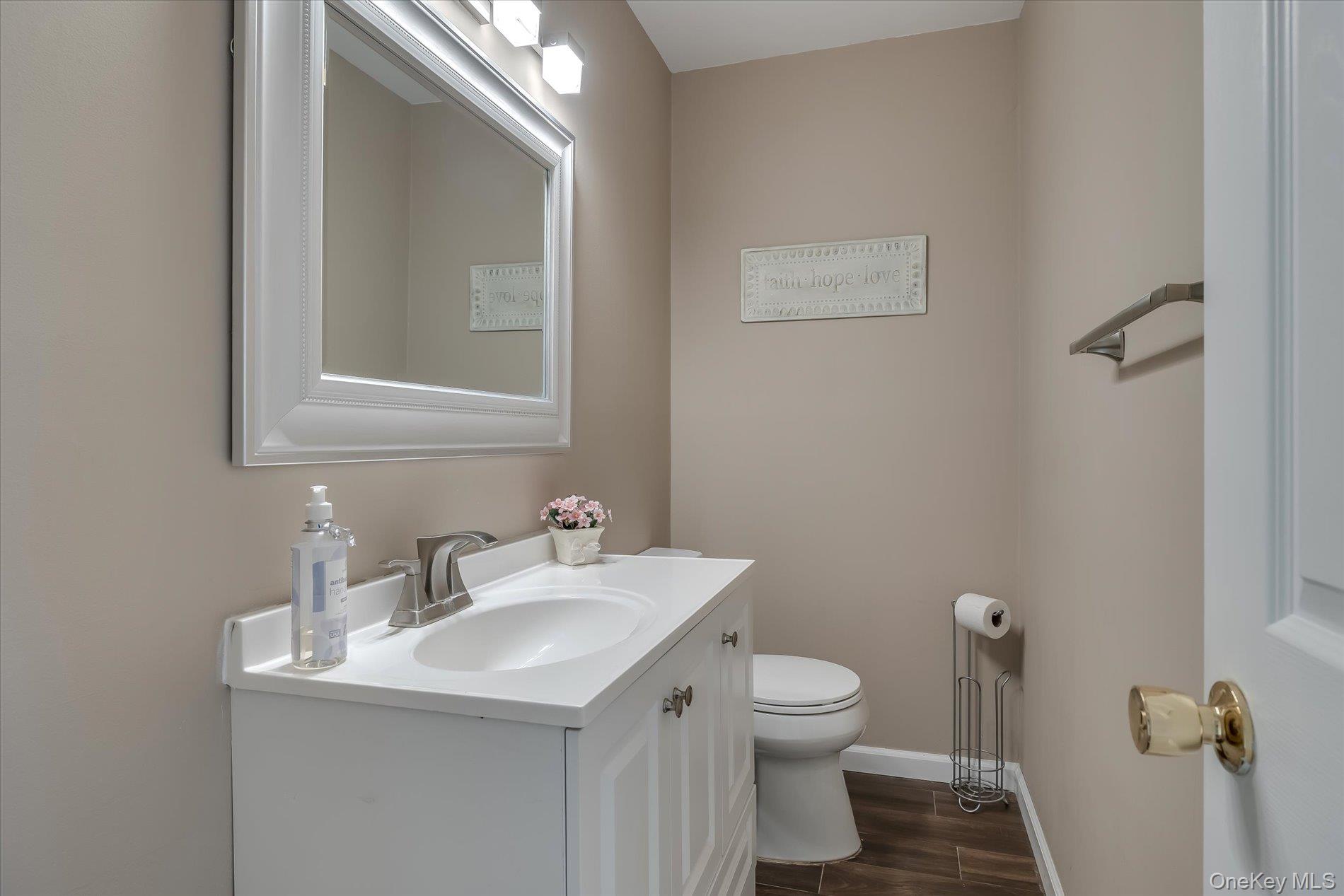 #14 photo, 123 Wedgewood Drive, Coram , NY 11727