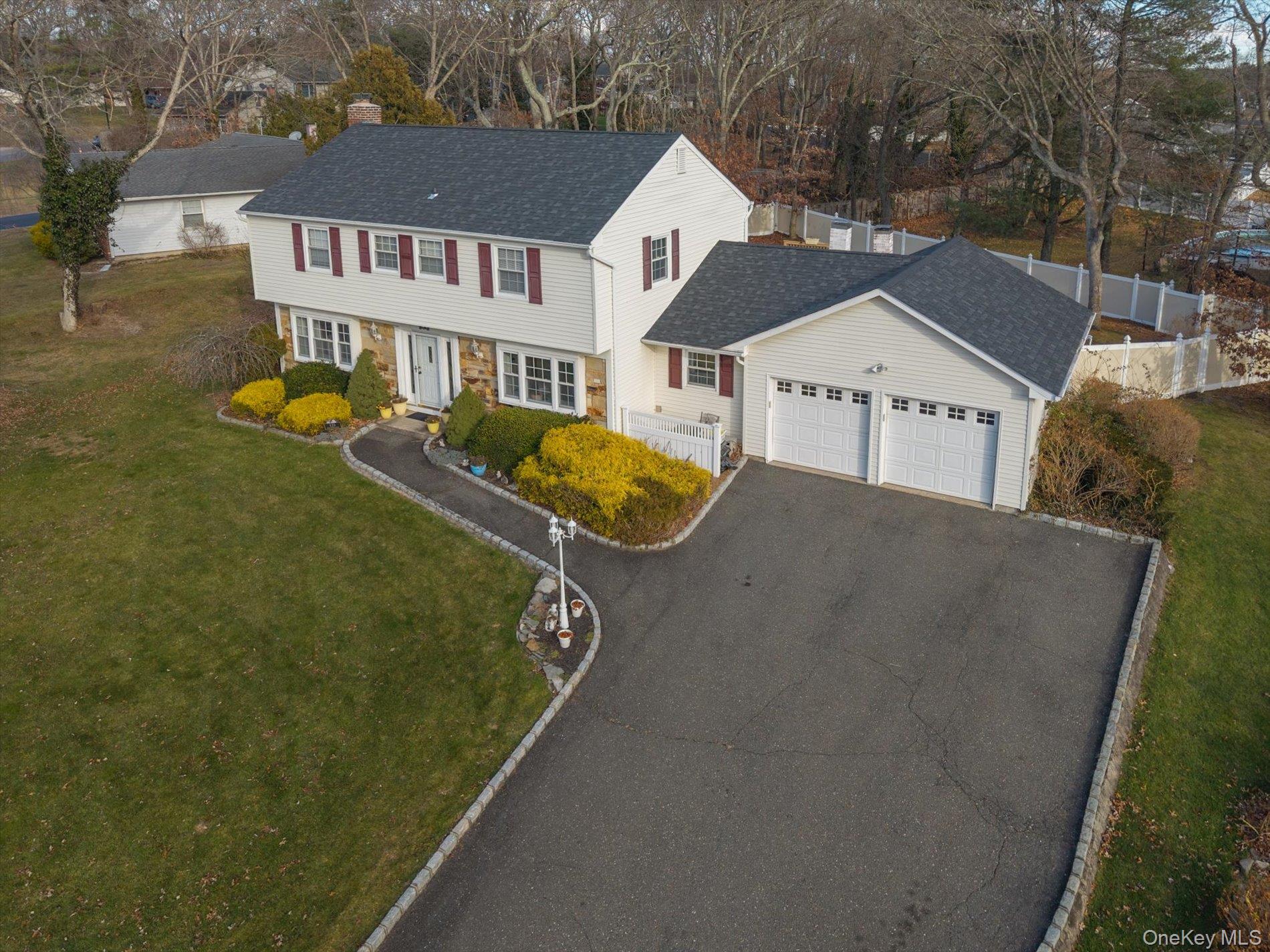 #2 photo, 123 Wedgewood Drive, Coram , NY 11727