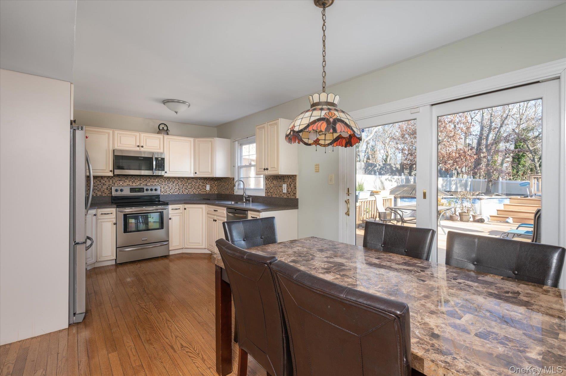 #6 photo, 123 Wedgewood Drive, Coram , NY 11727