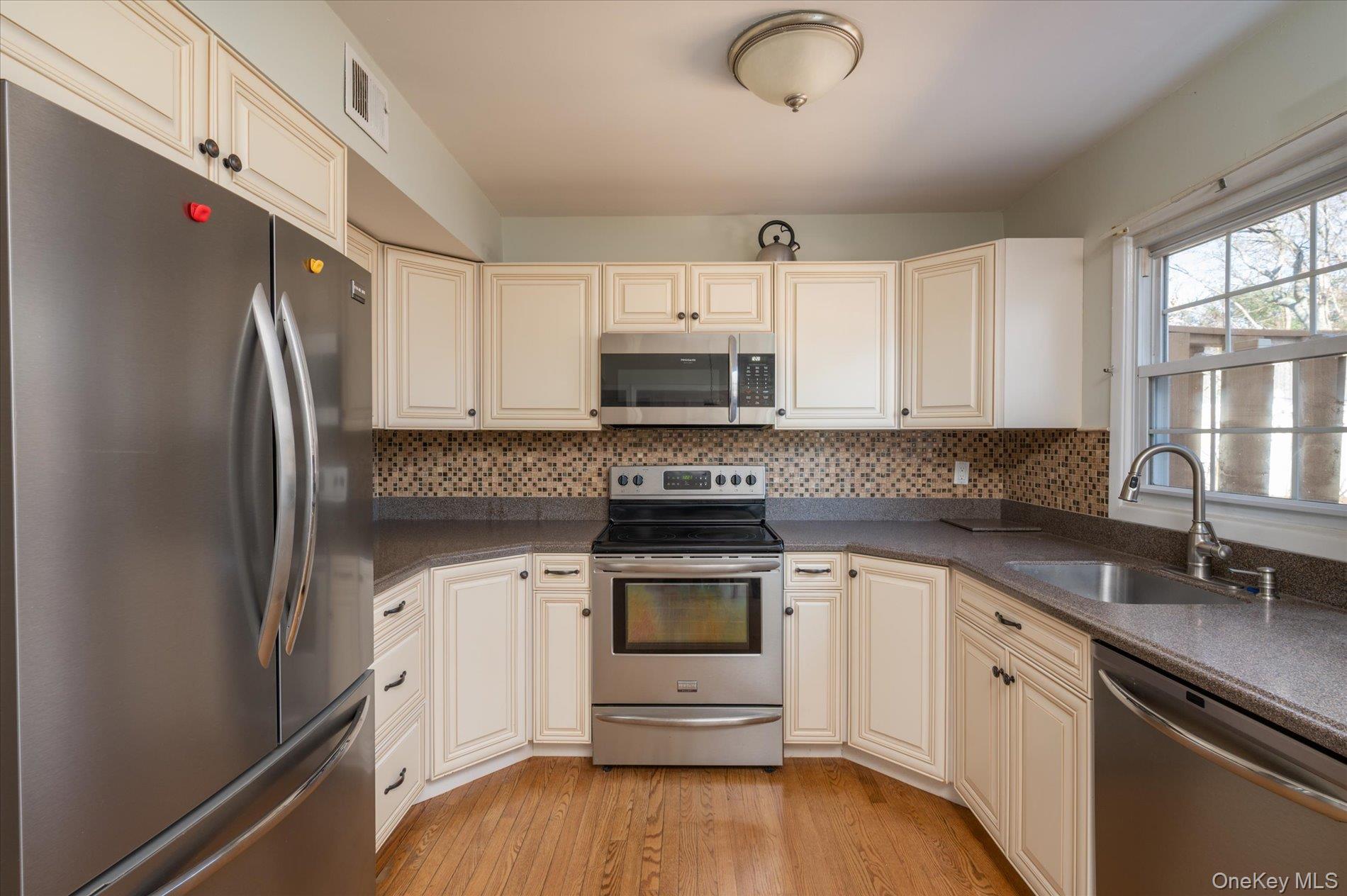 #8 photo, 123 Wedgewood Drive, Coram , NY 11727