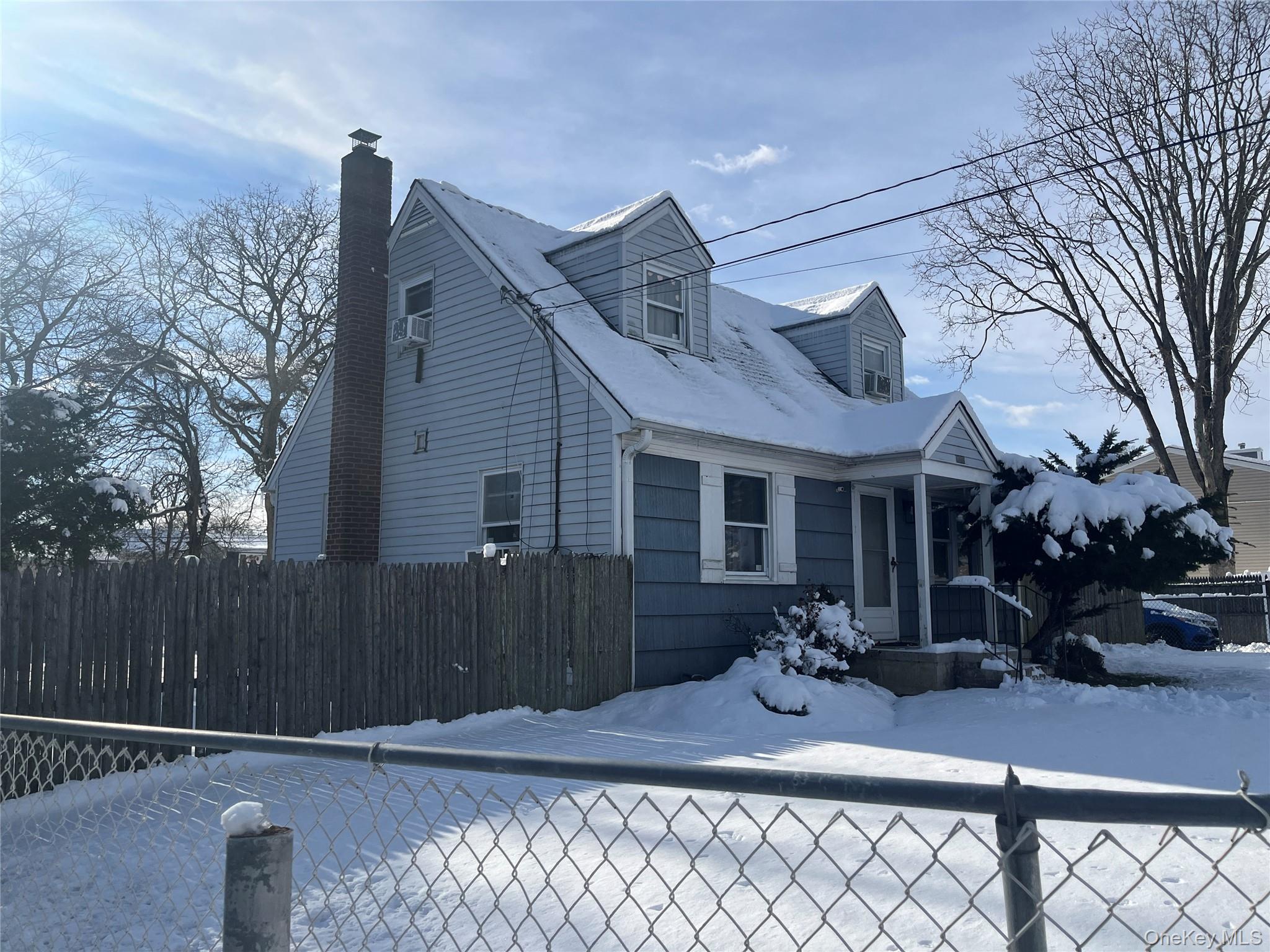 #1 photo, 466 44th Street, Copiague , NY 11757